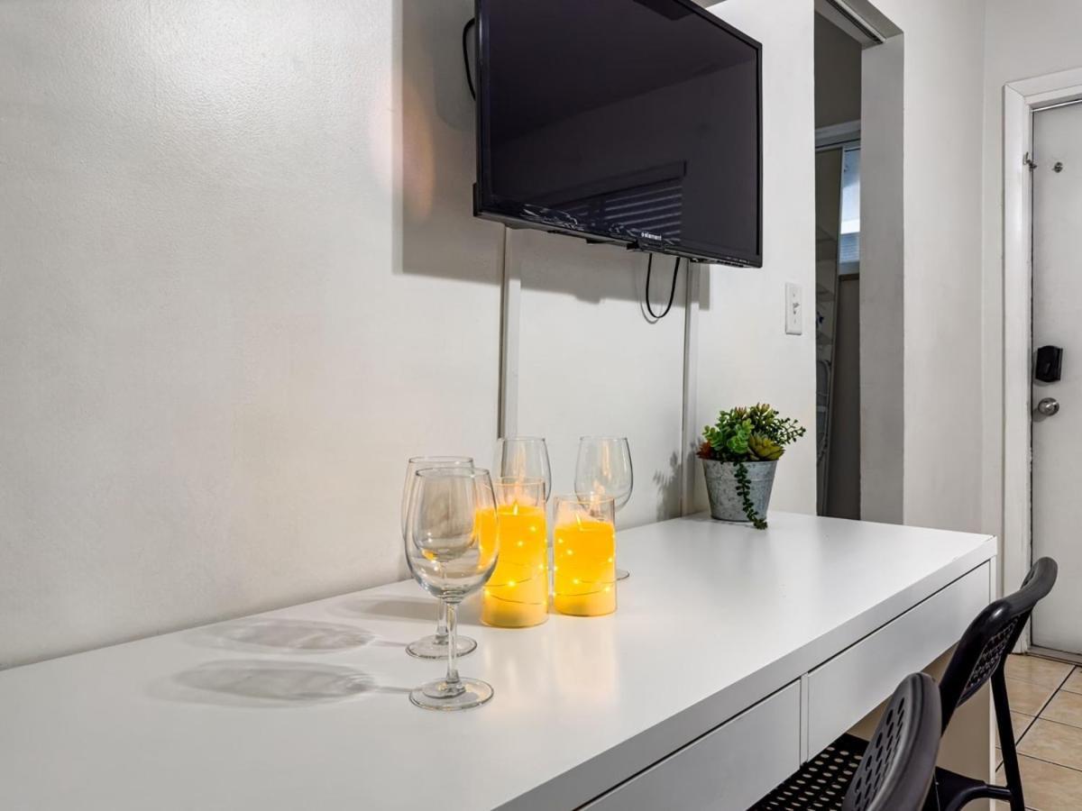 Luxe 2Br1Bath South Beach 1 Min Walk From Ocean Маямі-Біч Екстер'єр фото